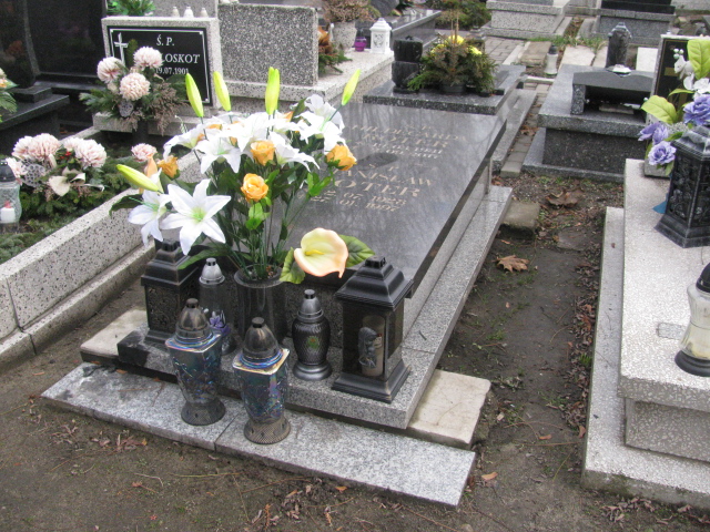 Grób Hildegarda Roter