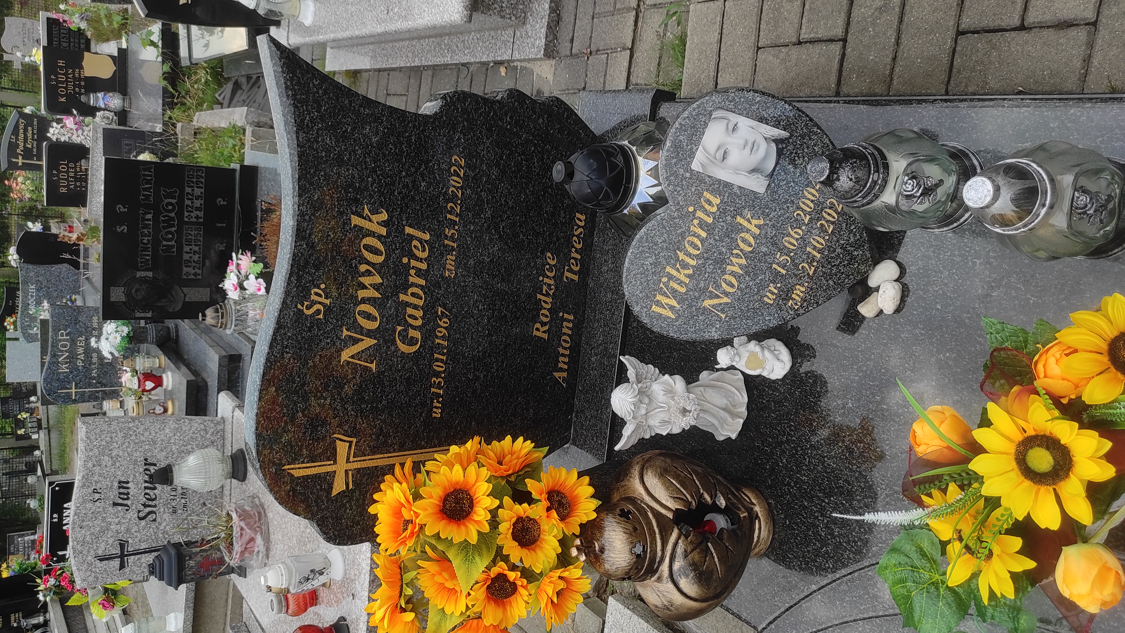 Grób Gabriel Nowok