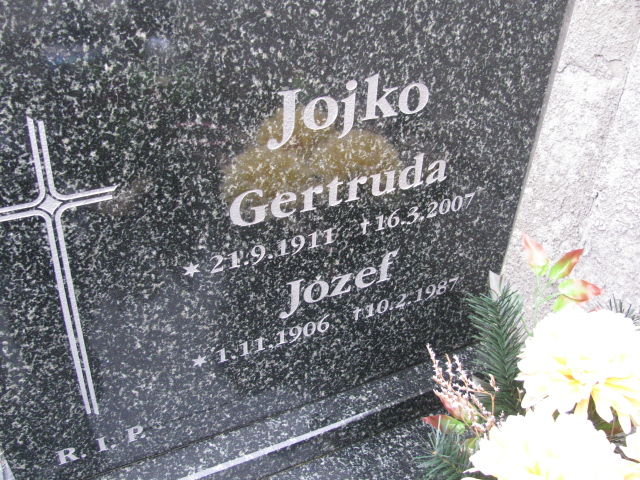 Grób Gertruda Jojko